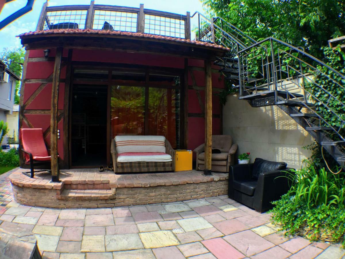 Funky Mamaliga Hostel Kiszyniów Zewnętrze zdjęcie