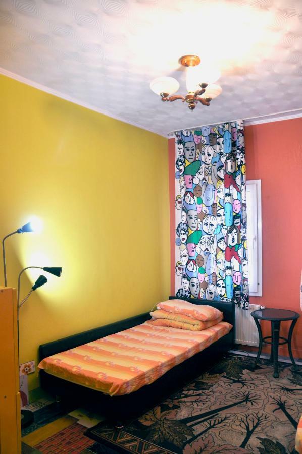 Funky Mamaliga Hostel Kiszyniów Zewnętrze zdjęcie