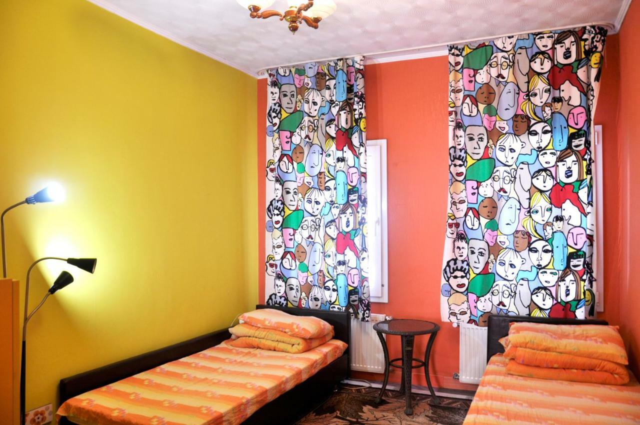 Funky Mamaliga Hostel Kiszyniów Zewnętrze zdjęcie